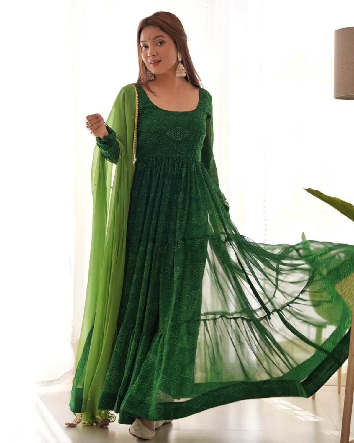 Green bandhani tiered anarkali set(Set of 2)