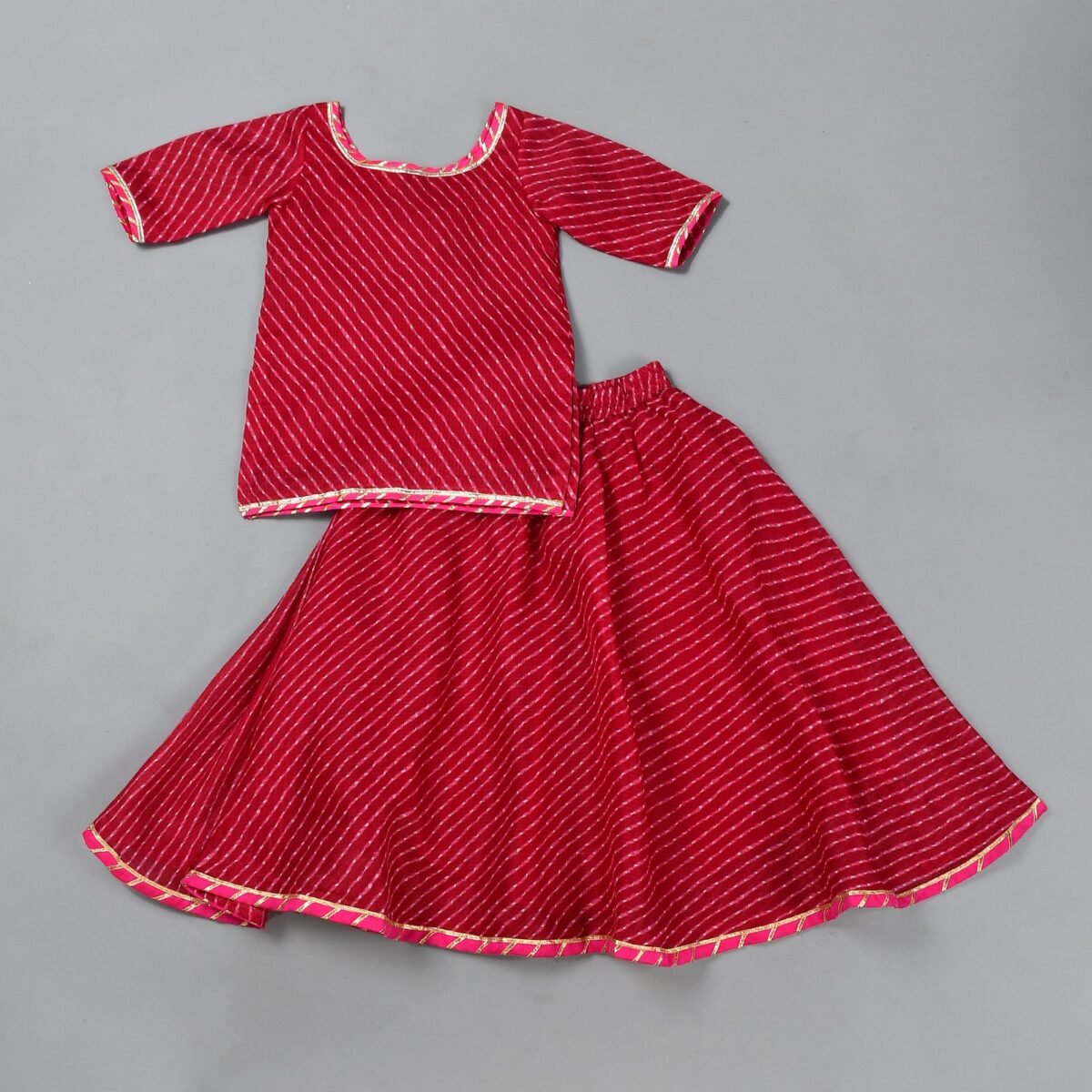 MAGENTA LEHERIYA KURTA LEHENGA SET